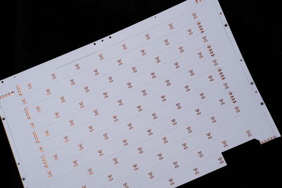 खरीदें लागत प्रभावी वन-स्टॉप एलईडी समाधान: बड़े पैमाने पर उत्पादन के लिए उच्च-प्रदर्शन एफपीसी और एसएमटी स्वास्थ्य सेवा कमर बेल्ट के लिए लचीला मुद्रित सर्किट उच्च-गुणवत्ता अनुकूलन योग्य एलईडी कमर बेल्ट पीसीबी सर्किट बोर्ड टी online manufacture